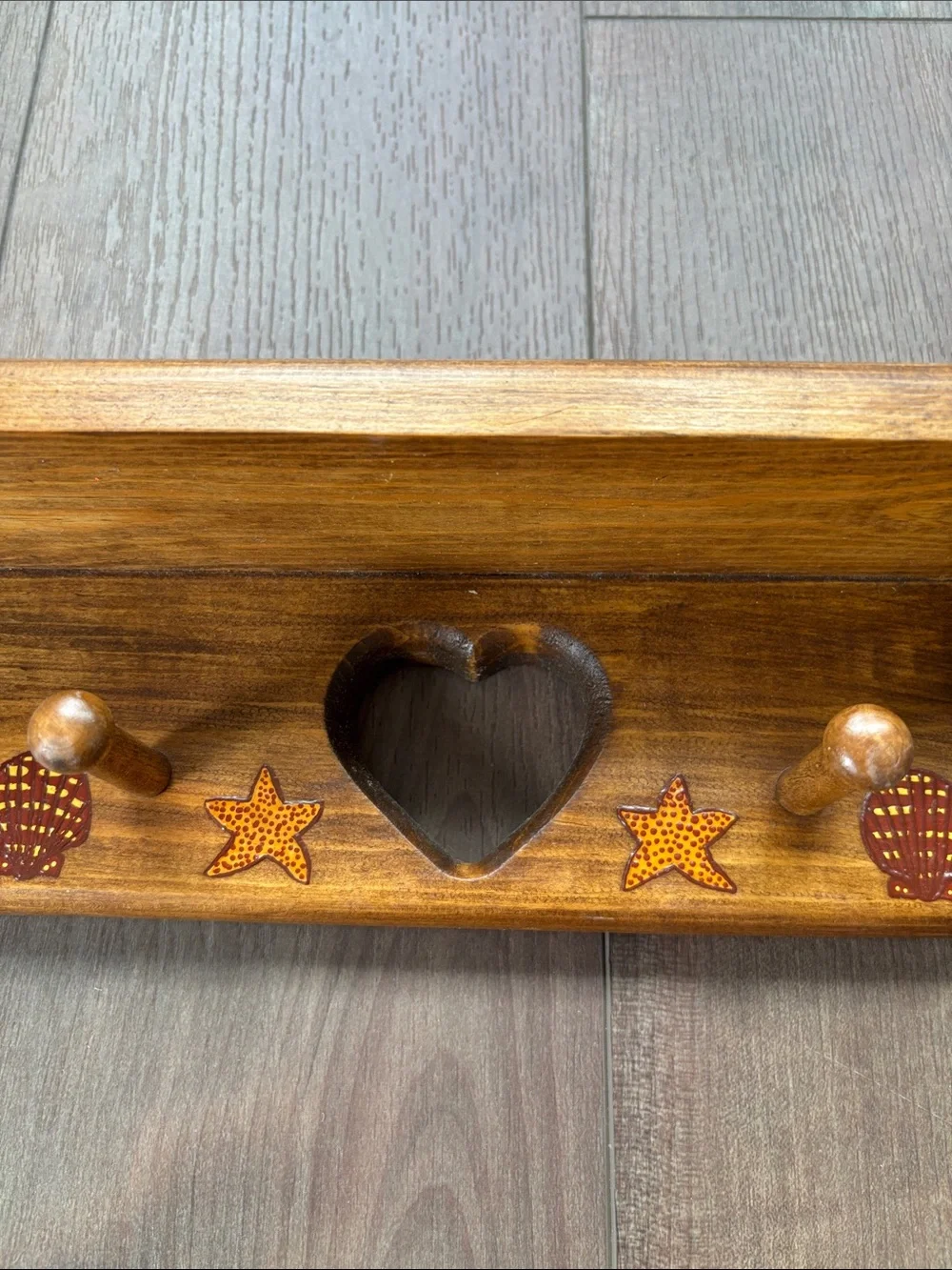 Vintage 70s Heart Wooden Wall Shelf with Starfish Hooks Cottage Grannycore EUC